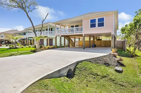 353 Bay Oaks Drive La Porte TX 77571