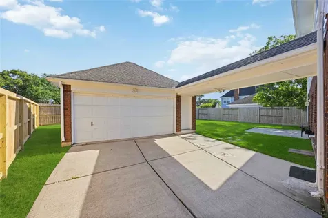 4712 Broadmoor Drive League City TX 77573