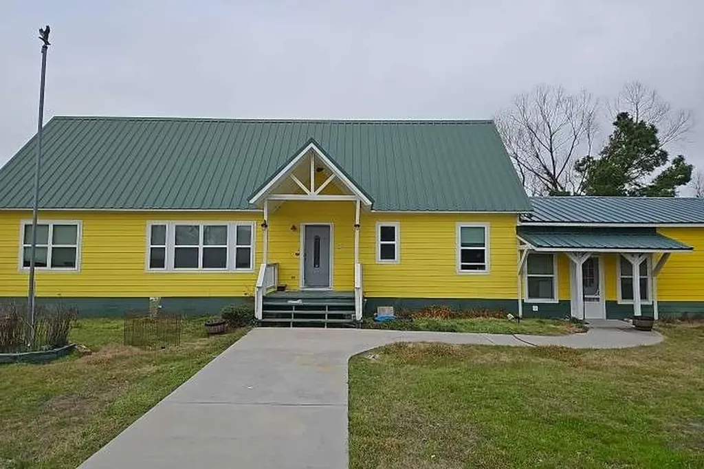2 Birdwell Road Bedias TX 77831