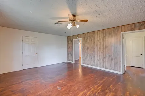 4905 Brinkley Street Houston TX 77033