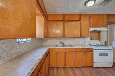 4905 Brinkley Street Houston TX 77033