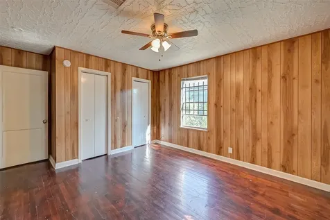 4905 Brinkley Street Houston TX 77033