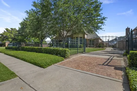 30 Waters Lake Boulevard Missouri City TX 77459
