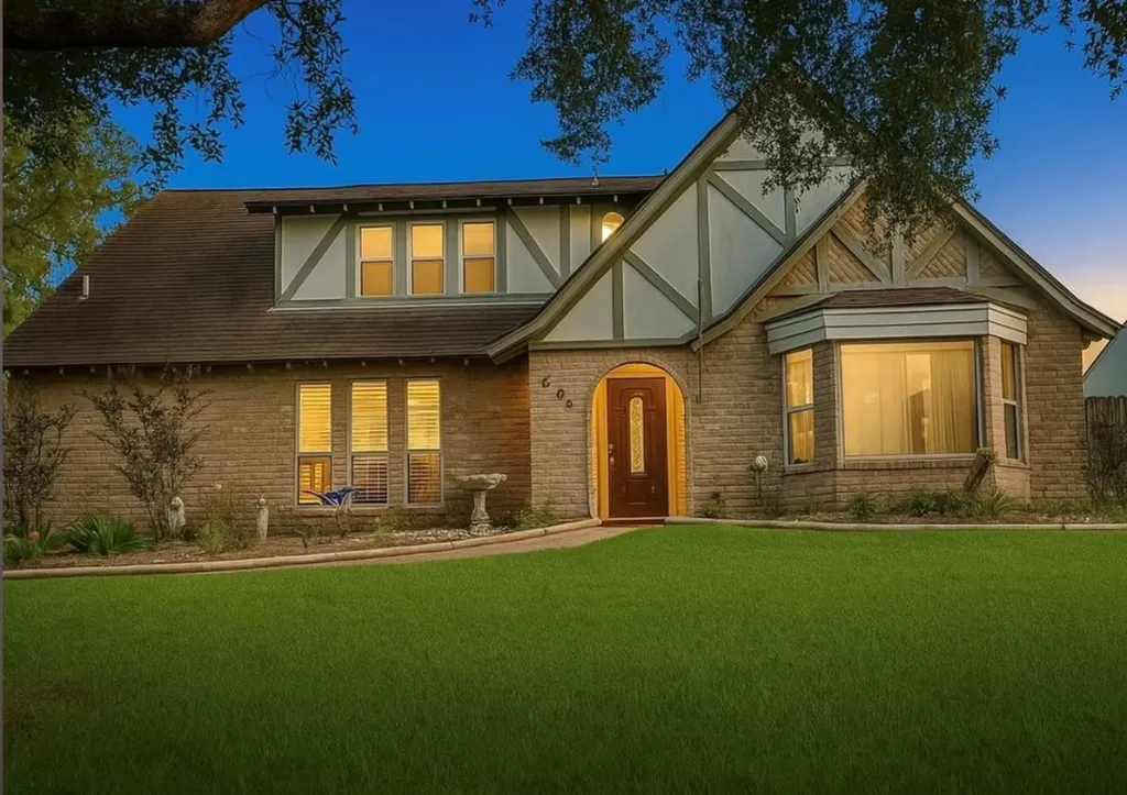 605 Tanglewood Drive Friendswood TX 77546