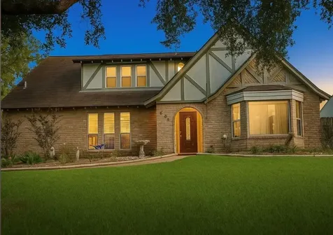 605 Tanglewood Drive Friendswood TX 77546