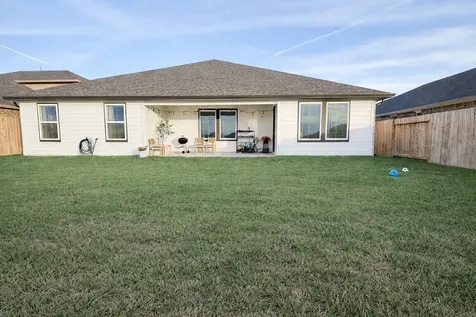 8554 Tropical Breeze Way Iowa Colony TX 77583
