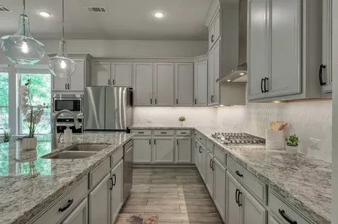 531 Woodsy Pine Court Conroe TX 77304
