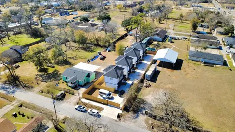 8025 Peachtree Street B Houston TX 77016