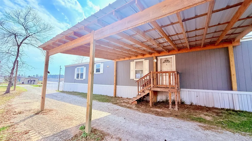886 Road 51023 Cleveland TX 77327