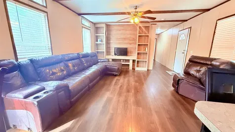 886 Road 51023 Cleveland TX 77327