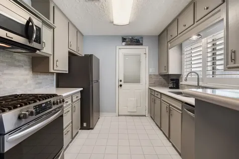 1214 W 31st Street Houston TX 77018