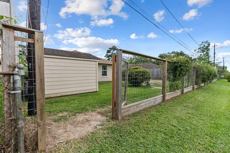 1214 W 31st Street Houston TX 77018
