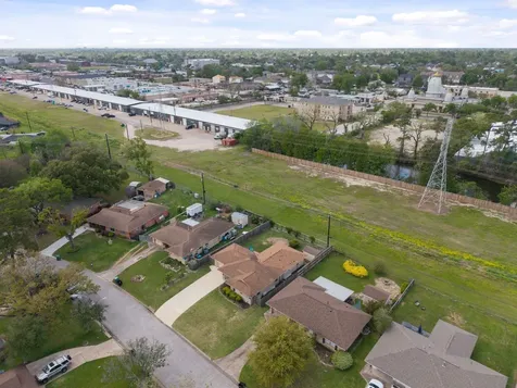 1214 W 31st Street Houston TX 77018