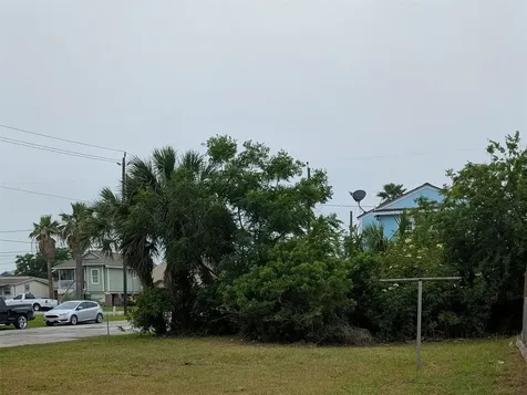 2125 63rd Street Galveston TX 77551