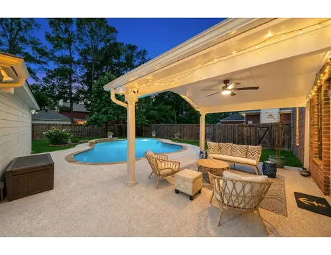 84 E Stony End Place The Woodlands TX 77381