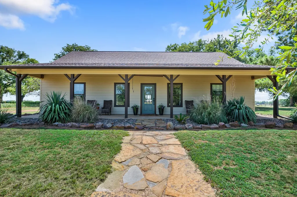 384 County Road 1875 Grapeland TX 75844