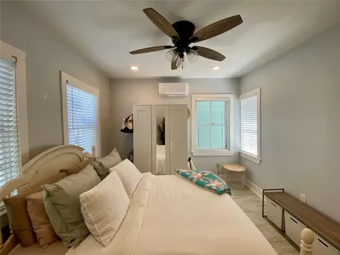 1604 Avenue L Galveston TX 77550