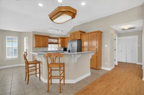 514 Pompano Street Bayou Vista TX 77563