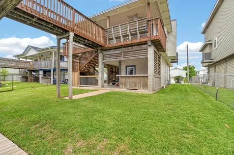 514 Pompano Street Bayou Vista TX 77563