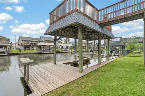 514 Pompano Street Bayou Vista TX 77563