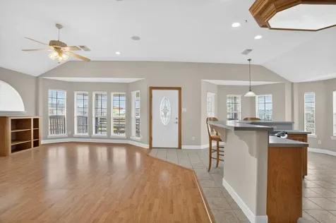 514 Pompano Street Bayou Vista TX 77563