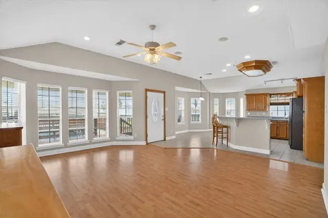 514 Pompano Street Bayou Vista TX 77563