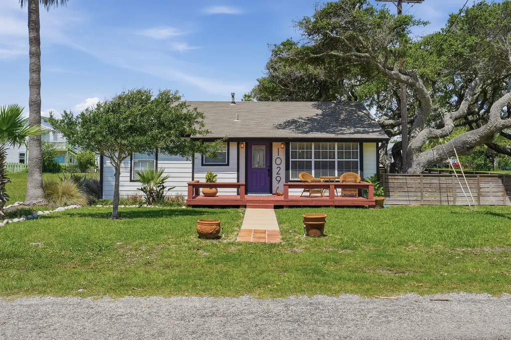 1029 Lady Claire Street Rockport TX 78382