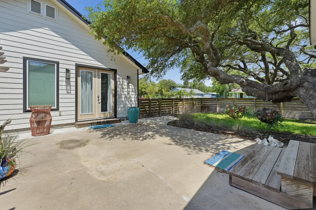 1029 Lady Claire Street Rockport TX 78382