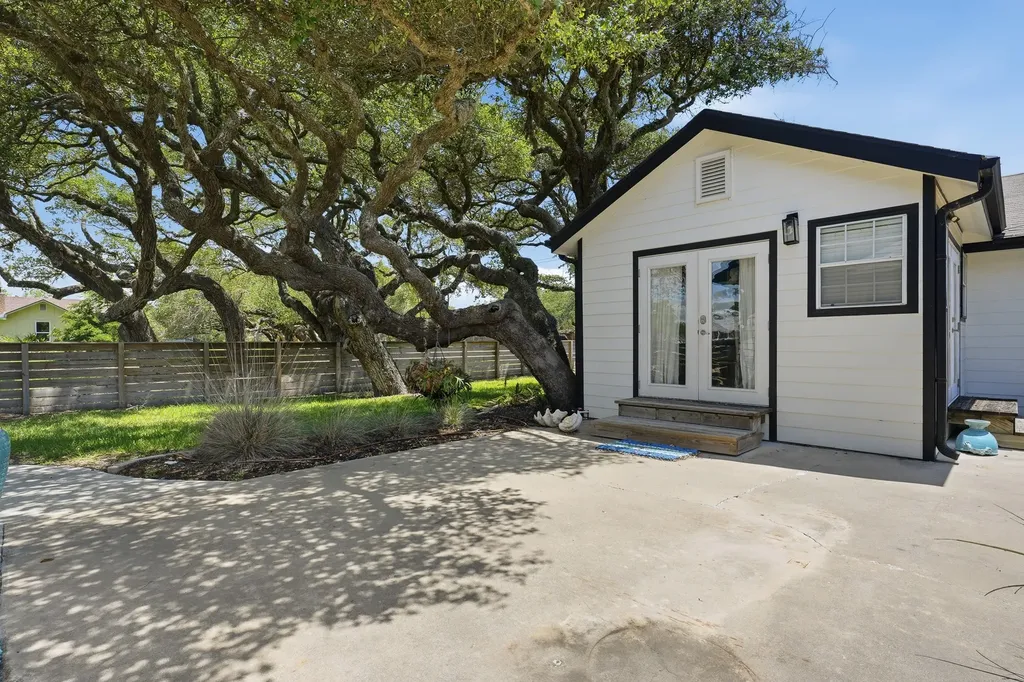 1029 Lady Claire Street Rockport TX 78382