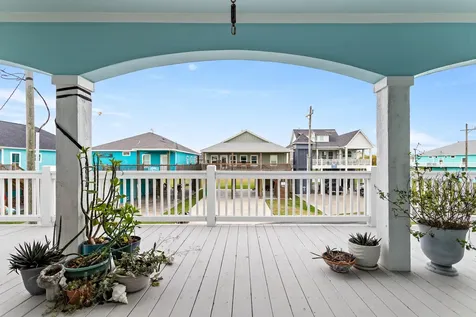 943 Palm Ridge Drive Crystal Beach TX 77650