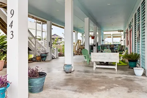 943 Palm Ridge Drive Crystal Beach TX 77650