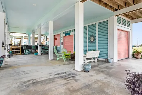 943 Palm Ridge Drive Crystal Beach TX 77650