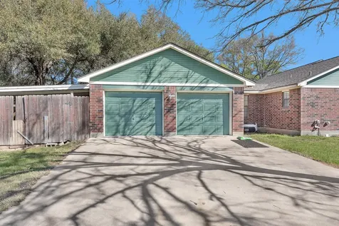 10408 Glennswood Drive Navasota TX 77868