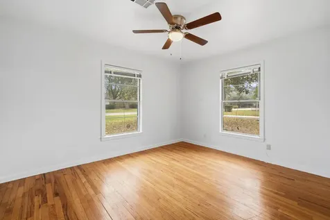 114 Taft Avenue Cleveland TX 77327
