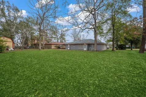 114 Taft Avenue Cleveland TX 77327