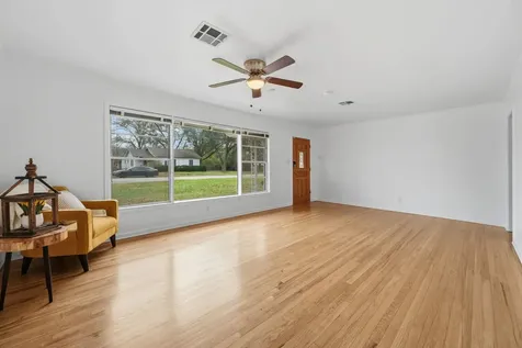 114 Taft Avenue Cleveland TX 77327