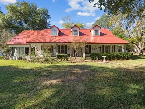 2641 N Us-69 Doucette TX 75942