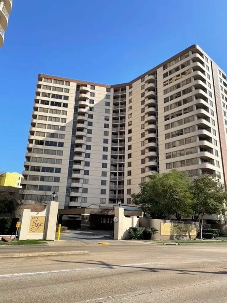 3525 Sage Road 304 Houston TX 77056
