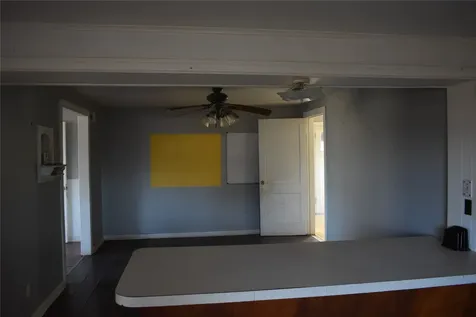 224 East Pine Avenue Winnie TX 77665