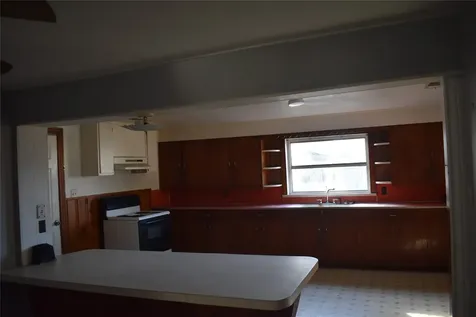 224 East Pine Avenue Winnie TX 77665
