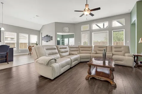 4612 Fisher Drive Pearland TX 77584