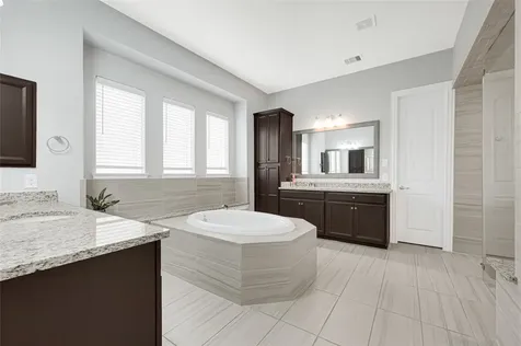 4612 Fisher Drive Pearland TX 77584