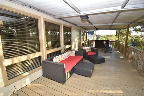 82 Harbor Lane Kemah TX 77565