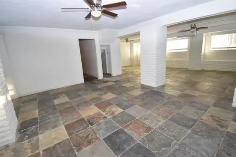 82 Harbor Lane Kemah TX 77565