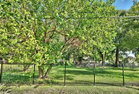 4108 Falls Street Houston TX 77026
