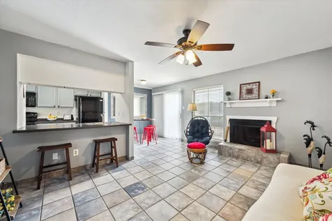 18515 Egret Bay Boulevard 808 Webster TX 77058