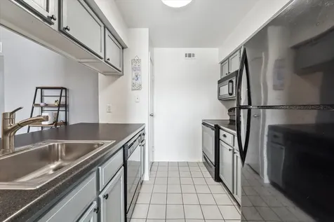 18515 Egret Bay Boulevard 808 Webster TX 77058