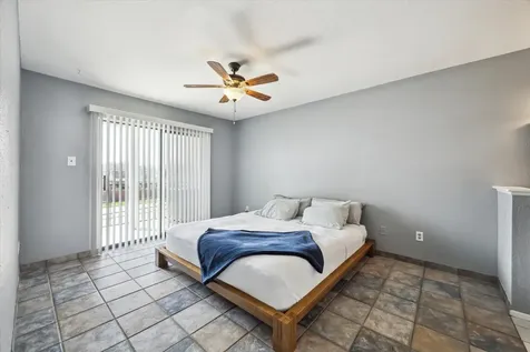 18515 Egret Bay Boulevard 808 Webster TX 77058