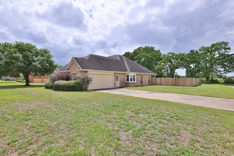 105 Lawrence Marshall Drive Hempstead TX 77445-2010