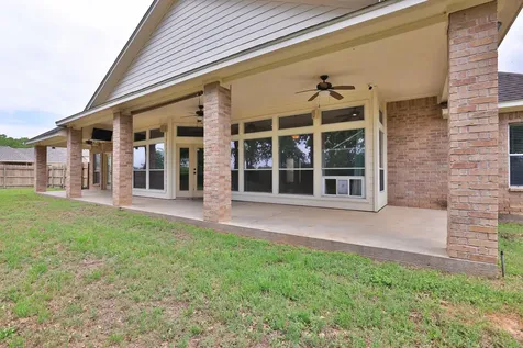 105 Lawrence Marshall Drive Hempstead TX 77445-2010